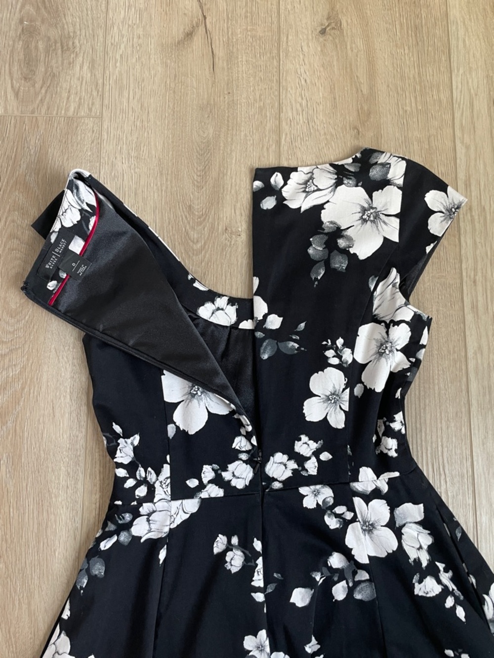 White House | Black Market Floral Fit & Flare Dress Formal - Picture 9 of 10